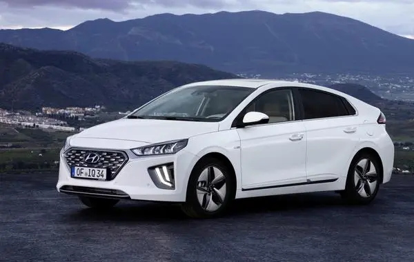 Hyundai IONIQ (facelift 2019)-5