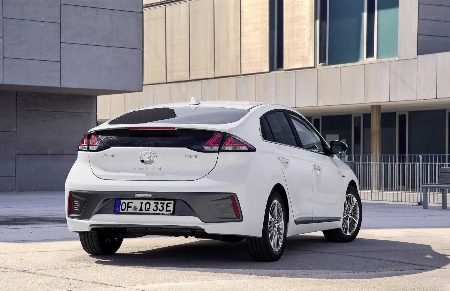 Hyundai IONIQ (facelift 2019)-6