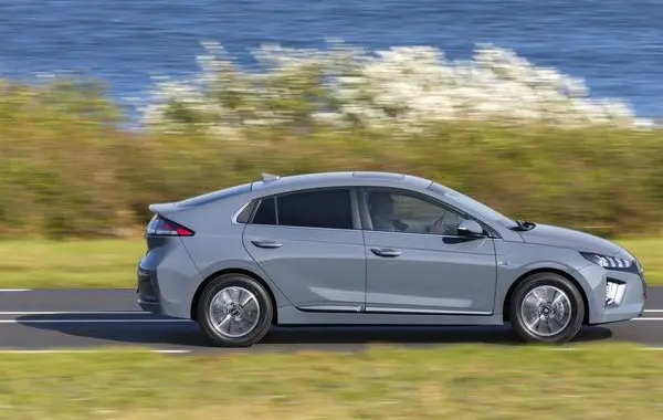 Hyundai IONIQ (facelift 2019)-1