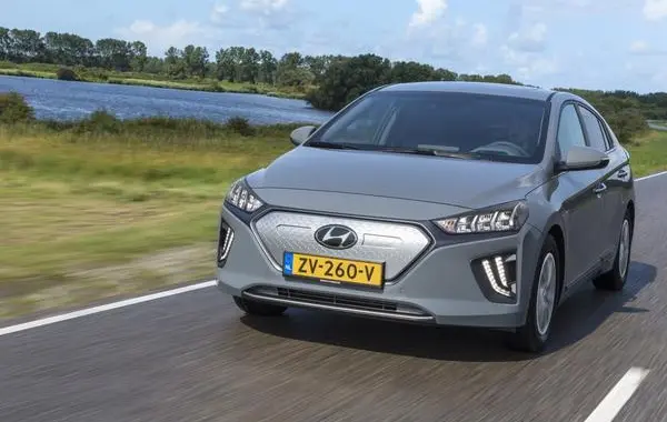 Hyundai IONIQ (facelift 2019)-4