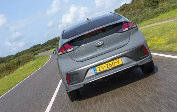 Hyundai IONIQ (facelift 2019)-0