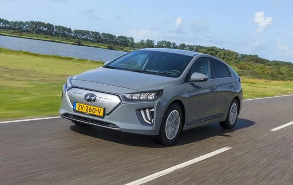 Hyundai IONIQ (facelift 2019)-2