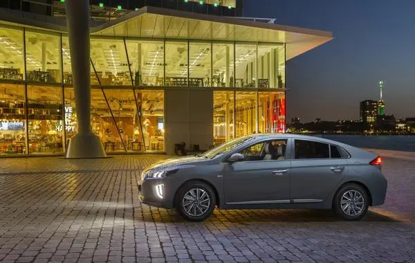Hyundai IONIQ (facelift 2019)-7