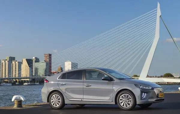 Hyundai IONIQ (facelift 2019)-8