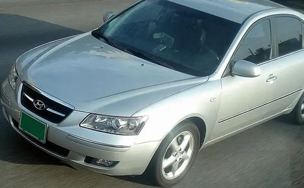 Hyundai Sonata V (NF)-1