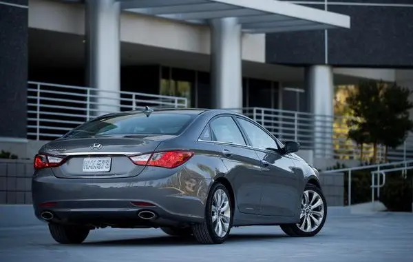 Hyundai Sonata VI (YF)-0