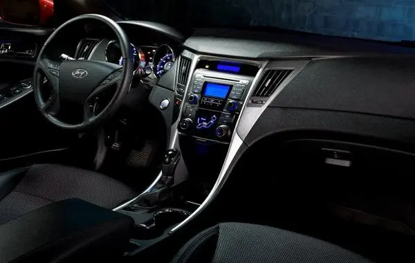 Hyundai Sonata VI (YF)-7