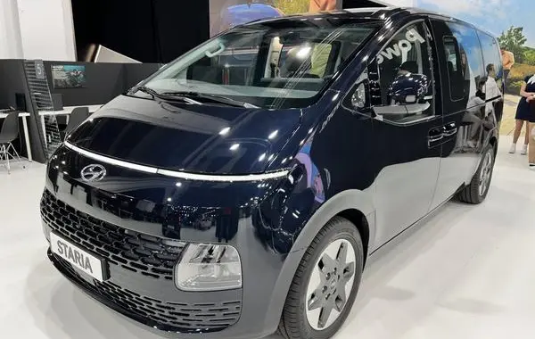 Hyundai Staria-5