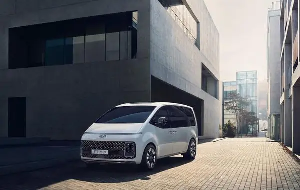 Hyundai Staria-3