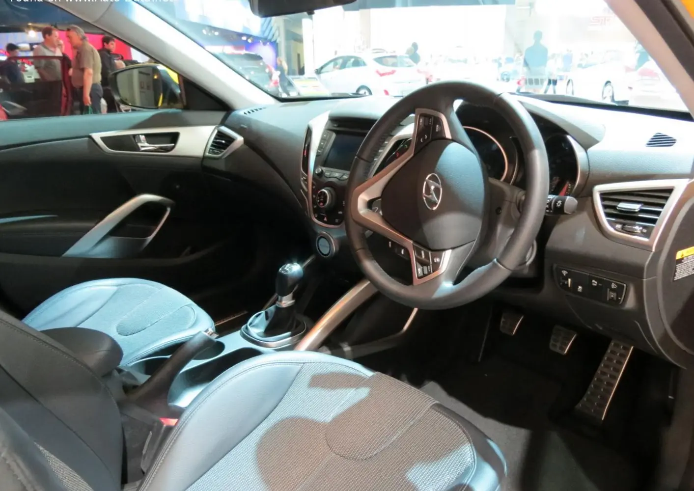 Hyundai Veloster-24