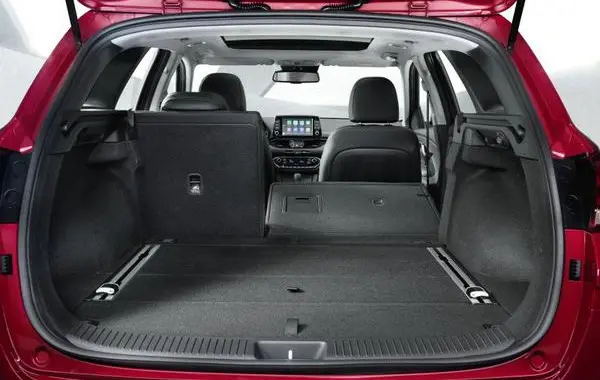Hyundai i30 III CW-6
