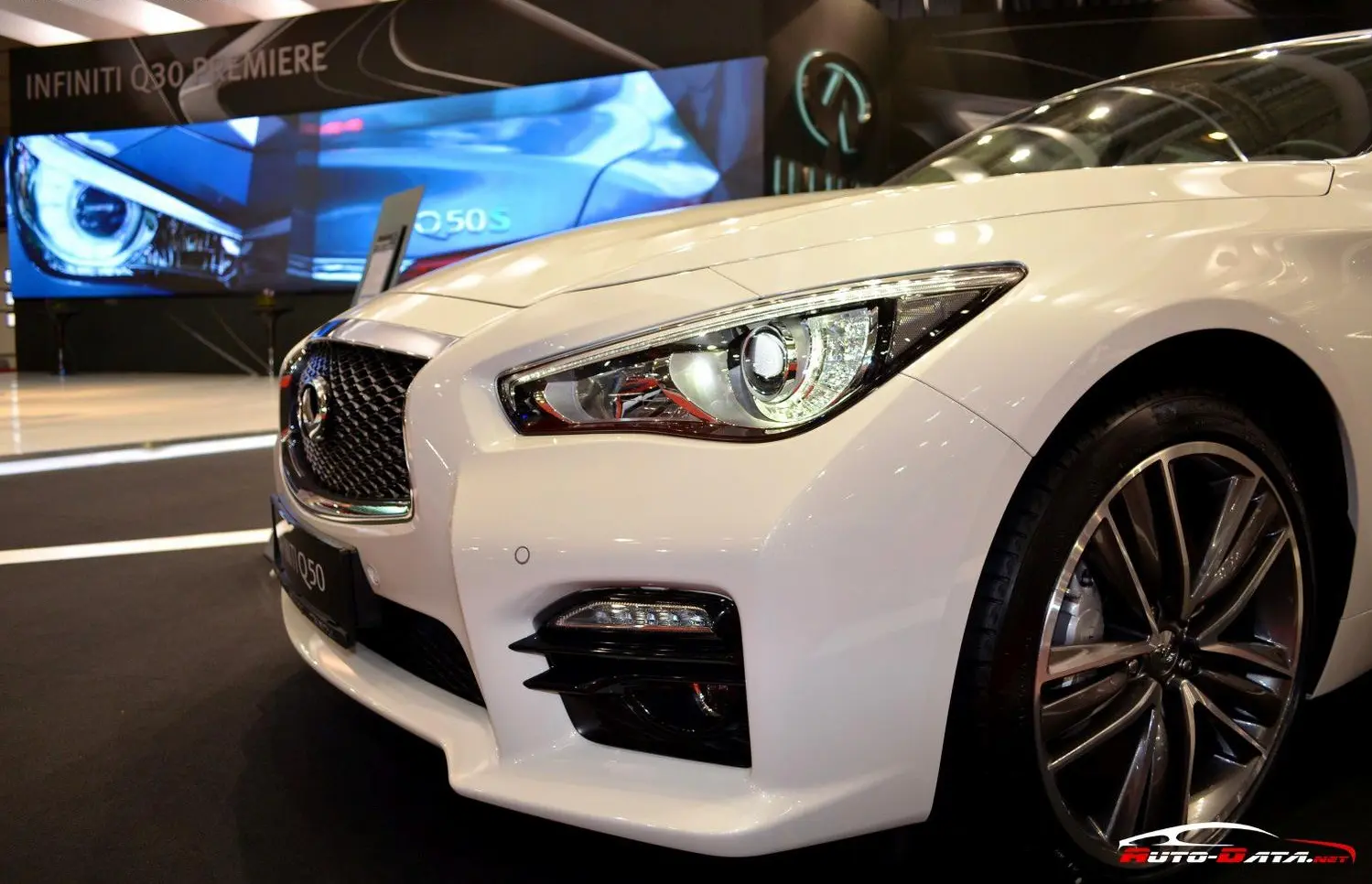 Infiniti Q50-5