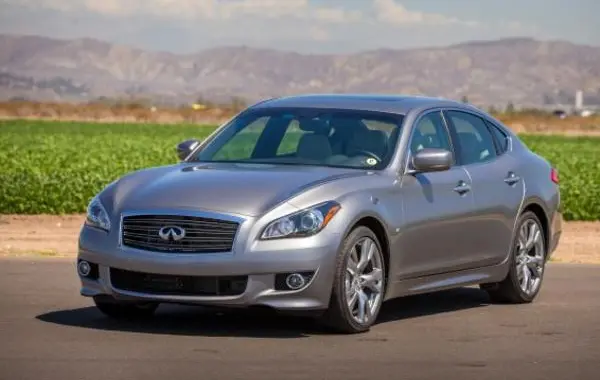 Infiniti Q70