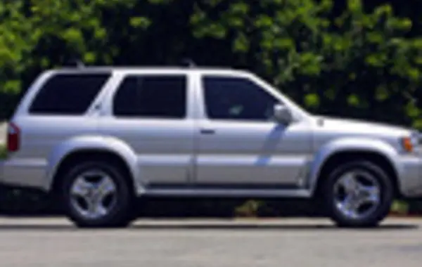 Infiniti QX4-2