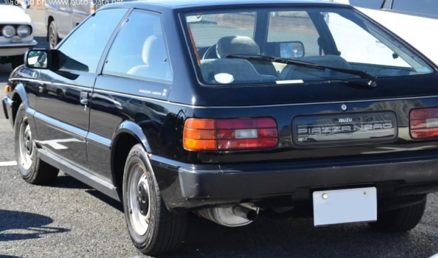 Isuzu Piazza-0
