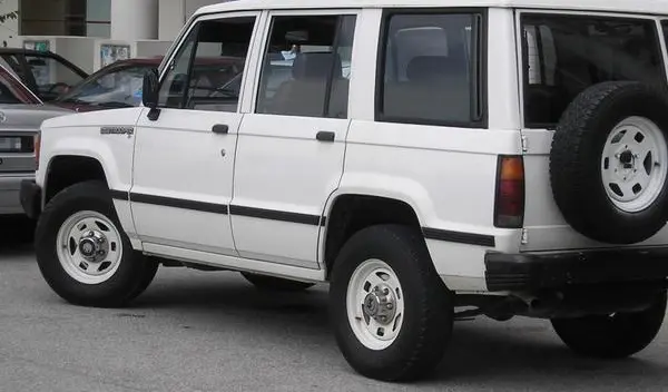 Isuzu Trooper (UBS)