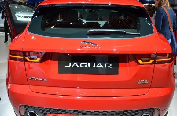 Jaguar E-Pace-5