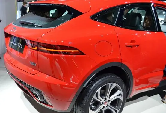 Jaguar E-Pace-4