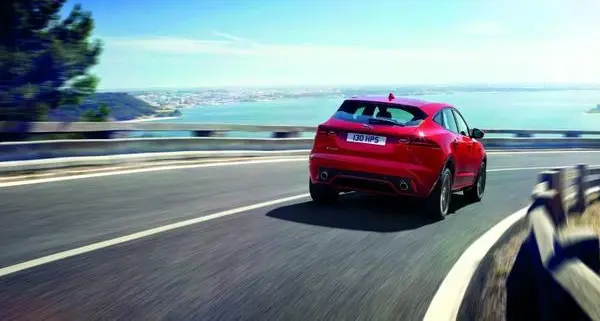Jaguar E-Pace-0