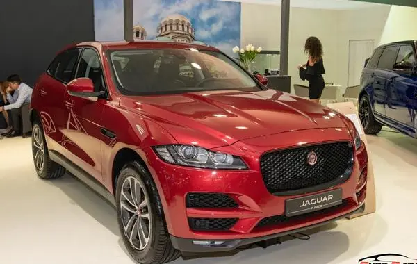 Jaguar F-Pace-7