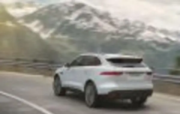 Jaguar F-Pace-4