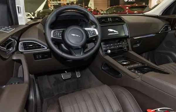 Jaguar F-Pace-1
