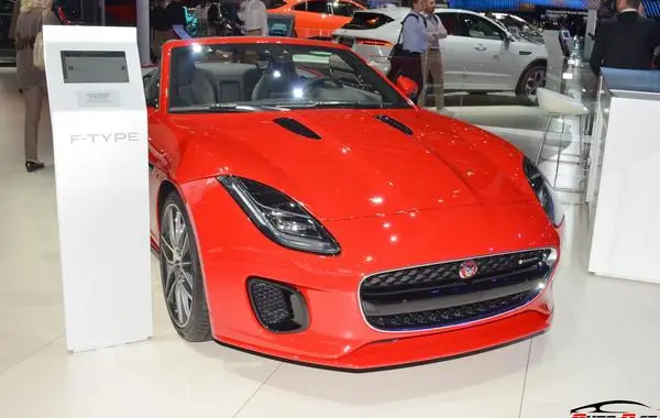 Jaguar F-type Convertible (facelift 2017)-8