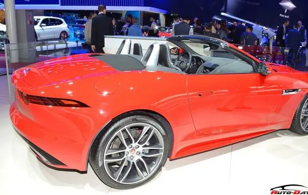 Jaguar F-type Convertible (facelift 2017)-7