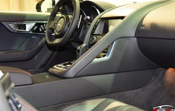 Jaguar F-type Coupe-2