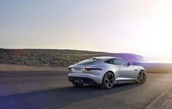Jaguar F-type Coupe (facelift 2017)-7