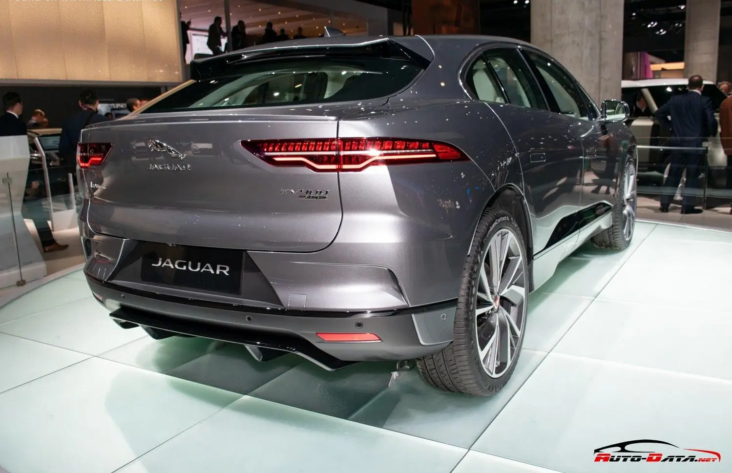 Jaguar I-Pace-3