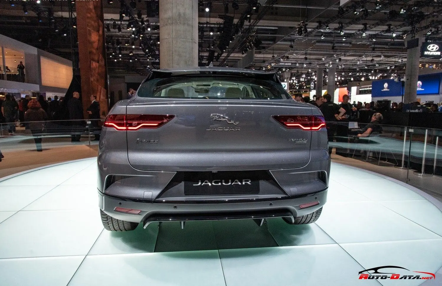 Jaguar I-Pace-4