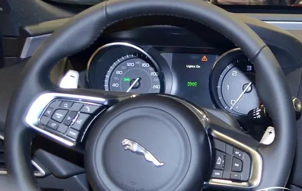 Jaguar XE (X760)-0