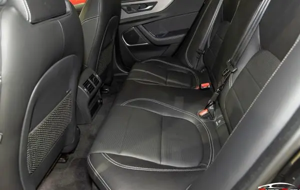 Jaguar XE (X760, facelift 2019)-4