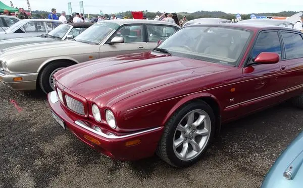 Jaguar XJ (X308)-6