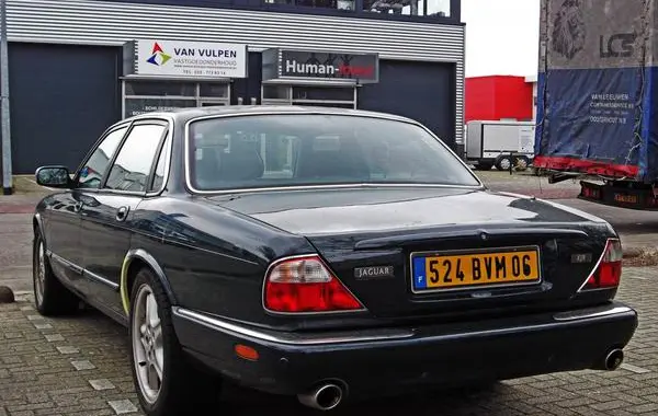 Jaguar XJ (X308)-0