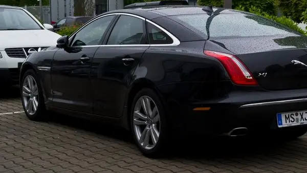 Jaguar XJ (X351)-0