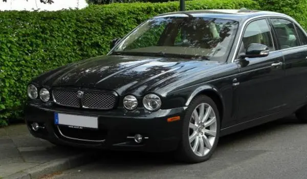 Jaguar XJ (X358)