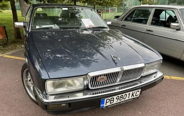 Jaguar XJ (XJ40/XJ81)-5