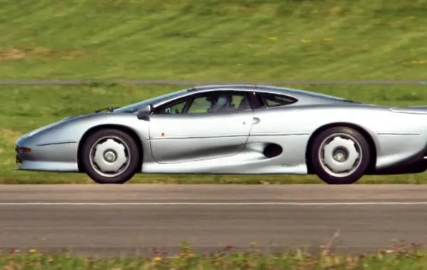 Jaguar XJ220