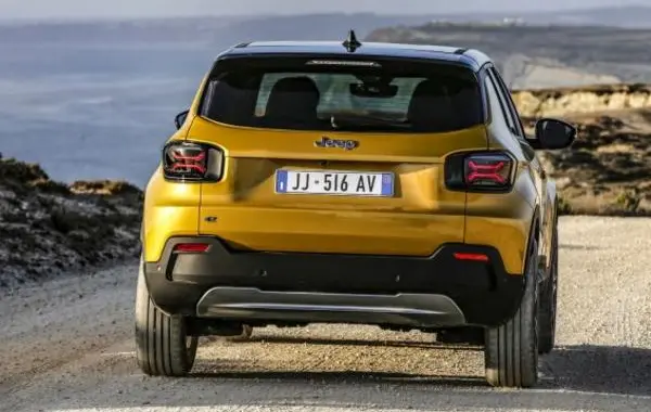 Jeep Avenger-5