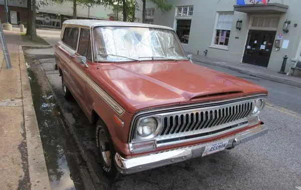 Jeep Cherokee I (SJ) 3-door-4