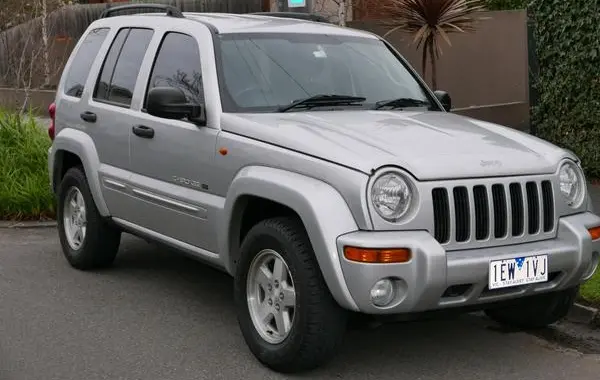 Jeep Cherokee III (KJ)-1