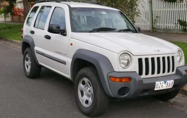 Jeep Cherokee III (KJ)-3