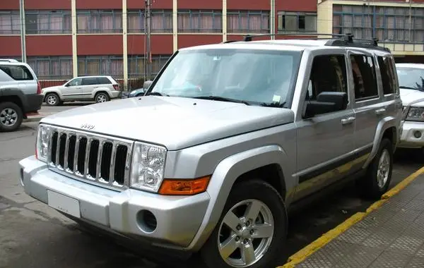 Jeep Commander (XK)-5