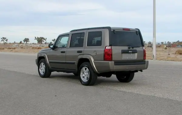 Jeep Commander (XK)-2