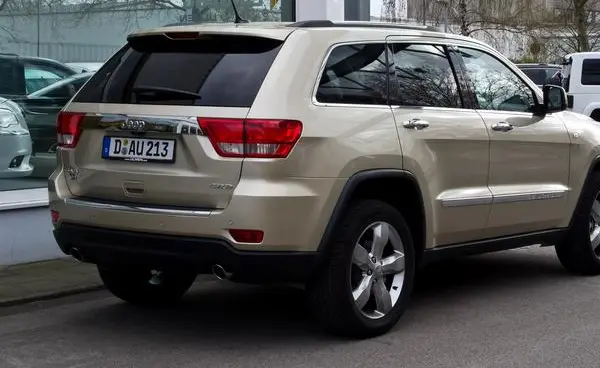 Jeep Grand Cherokee IV (WK2)-8
