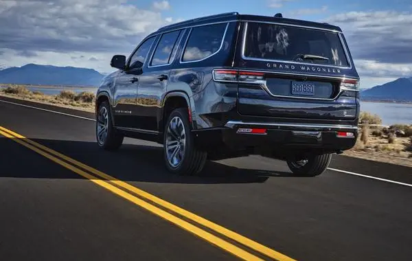 Jeep Grand Wagoneer (WS)-1