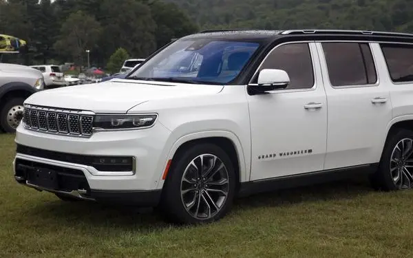 Jeep Grand Wagoneer (WS)-7