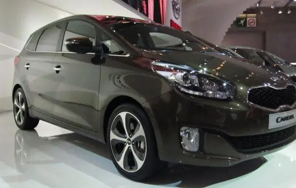 Kia Carens III-5